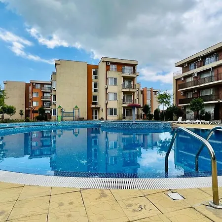 Bratanov Holiday Slăntjev Brjag